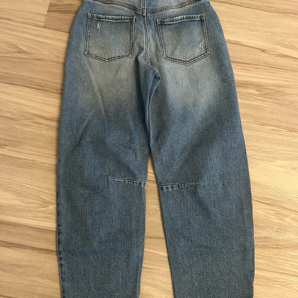 Evereve Cora barrel jeans - Picture 8 of 9